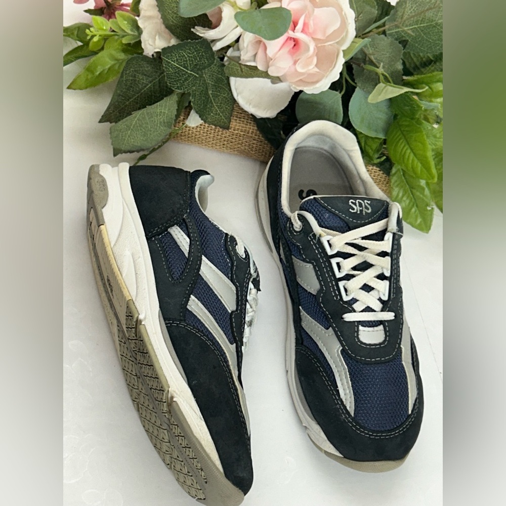 Men's Black and Blue Sneakers